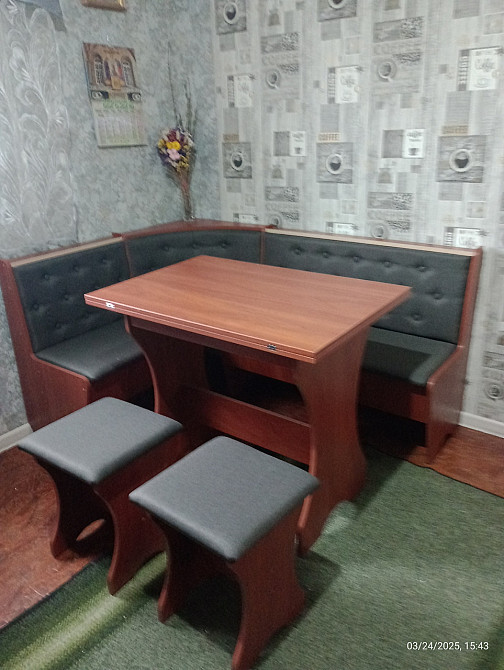 Маленький универсальный обеденный кухонный уголок ДСП с раскладным столом и пуфами 2 шт на кухню Яблоня Львов - изображение 8