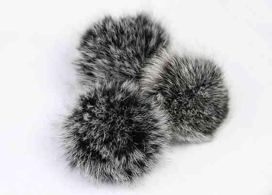 Помпони з натурального хутра песця на шапку 10-12см Графітовий Харків