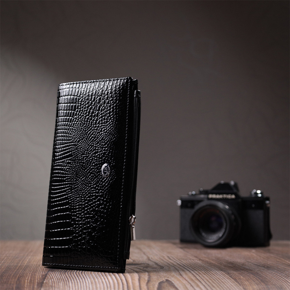 Лакированный тонкий кошелек с фактурой под рептилию из натуральной кожи ST Leather 22716 Черный Киев - изображение 9