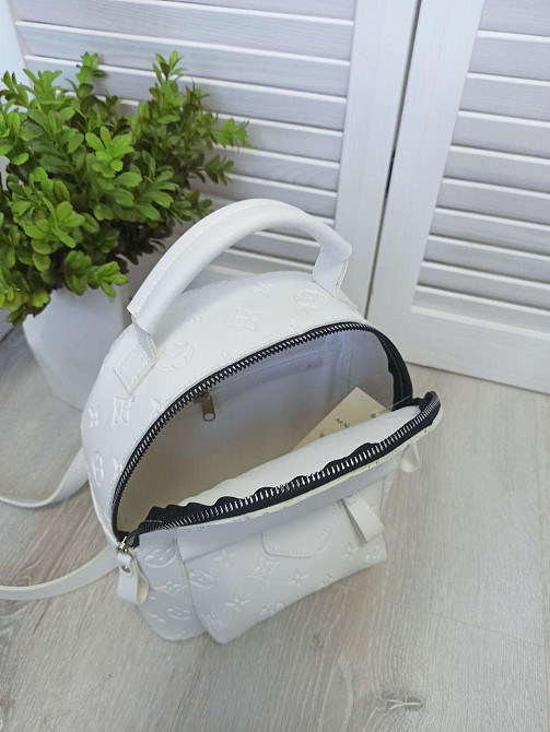 Женский рюкзак классический брендовый. Женский маленький брендовый рюкзак Белый 816 Киев - изображение 3
