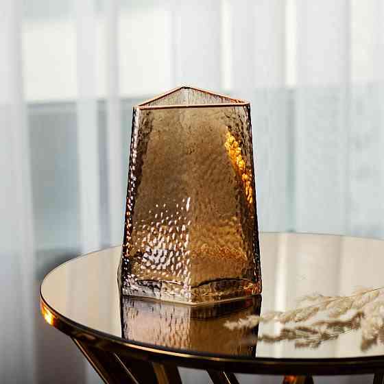 Треугольная стеклянная ваза с золотым ободком Киев