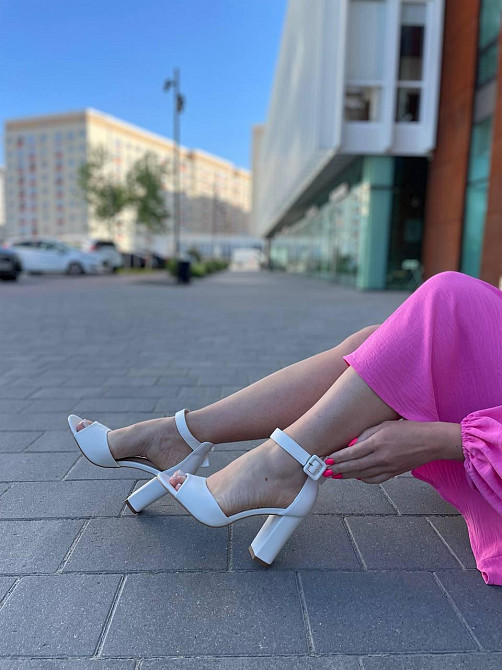 L&M Білі босоніжки літні жіночі на підборах еко-шкіра L&M F52-3 р. 38-40 / Стильне жіноче взутт Коломия - фото 5