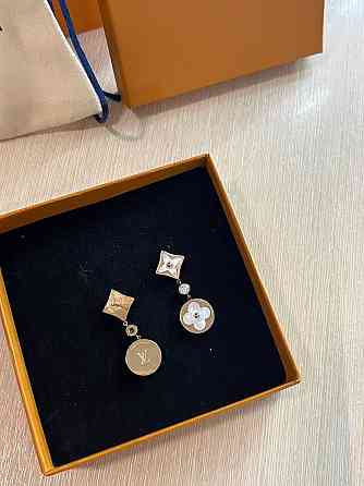 Луї Віттон сережки/Louis Vuitton сережки з кулонами Одеса