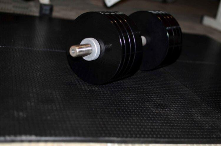 Комплект захисного покриття з резини під лавку штангу гантелі 1х1,5 м Спортивні покриття Київ - фото 3