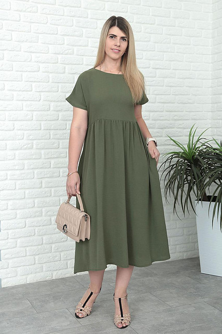 Летнее платье миди свободного кроя 