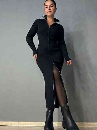 Платье женское Joy One 421 вязаное длинное на молнии в рубчик, черный, one size Киев