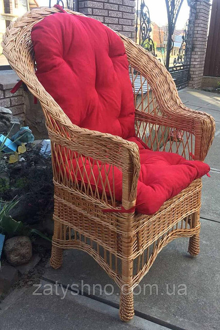 Крісло плетене кавове з червоною накидкою Київ - фото 9