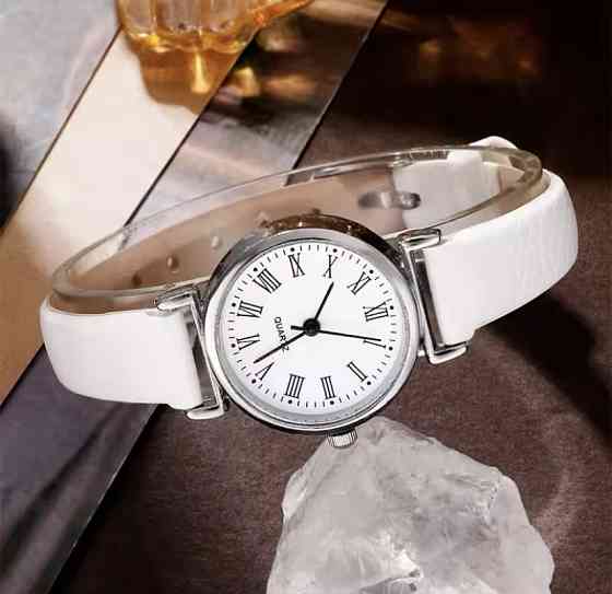 Подарочный набор для женщин Сердце наручные часы браслет ожерелье серьги без подарочной коробки белый Киев