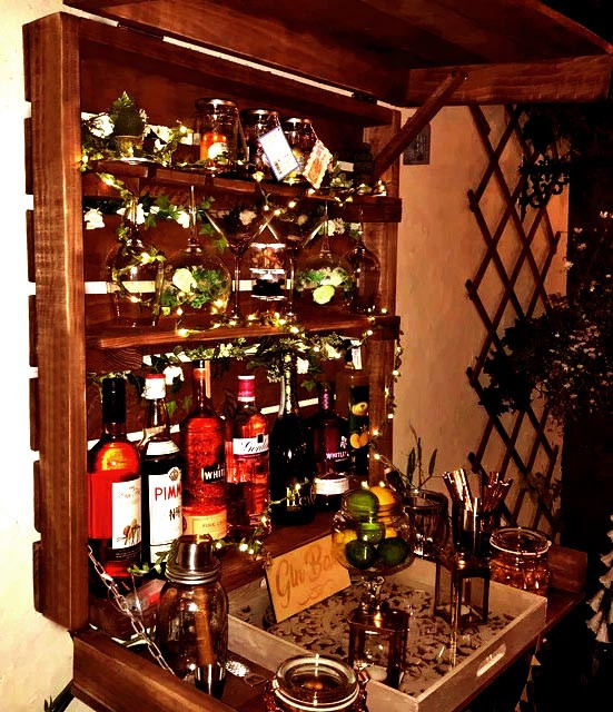 Настенный бар 