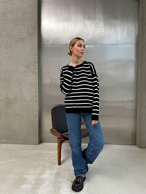 Жіночий базовий смугастий светр оверсайз вовна 70% акрил 30% Одеса - фото 8