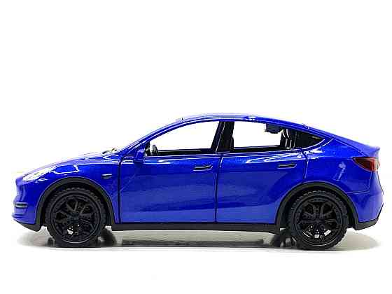 Машина Автосвіт Tesla Model Y інерційна відчиняються двері капот багажник 16см Синя (AP-1968) Чернігів