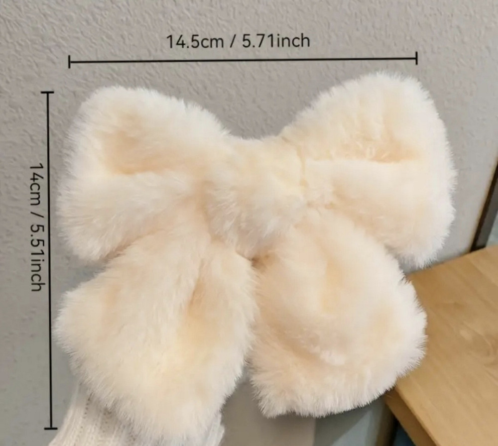 Заколка-автомат зі штучного хутра 