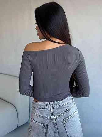 Жіночий базовий асиметричний лонгслів із відкритим плечем рубчик 46/48 Одеса