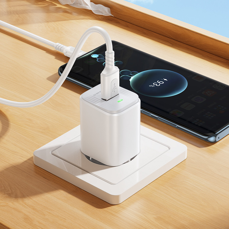 Мережевий зарядний пристрій BOROFONE BAS82A Star single port QC3.0 charger (EU) White Одеса - фото 6