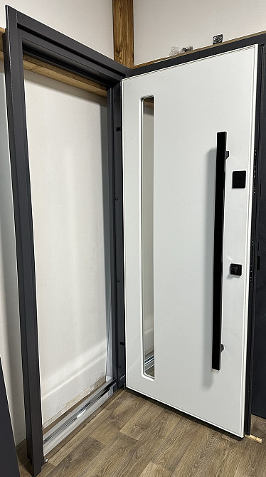 Двери уличные Redfort, модель ЛЮКС (Металл/МДФ) ,  (2 контура) С ТЕРМОРАЗРЫВОМ Киев - изображение 3