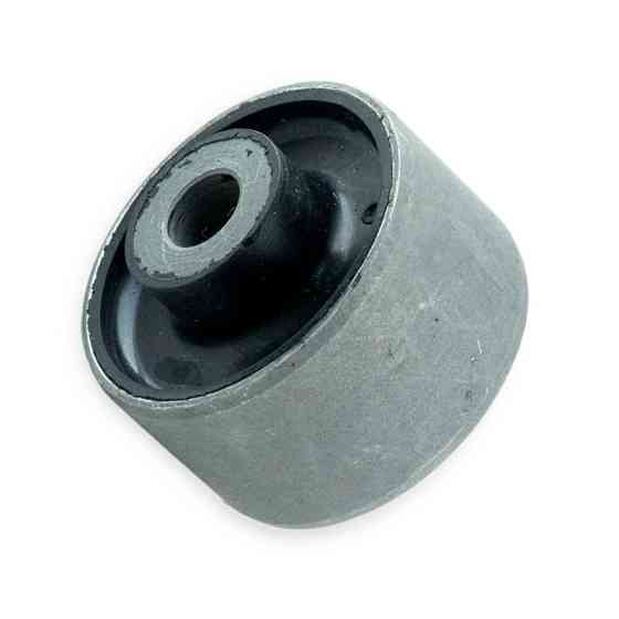 Сайлентблок переднього Ауді A4, A6, Фольцваген Пасат B5 (95-05) верхній внутрішній важіль Мукачево