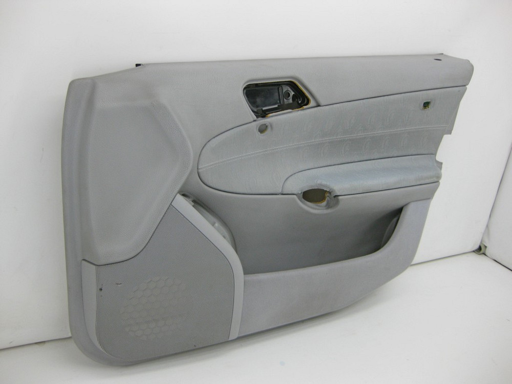 Mercedes-Benz  A2037201072 7E60 Карта передніх правих дверей сіра з тканинною вставкою C-Class W203 Одесса - изображение 2