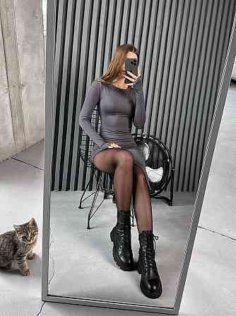 Жіноча приваблива вечірня сукня з вирізом на ніжці з віскози. Графіт Одеса