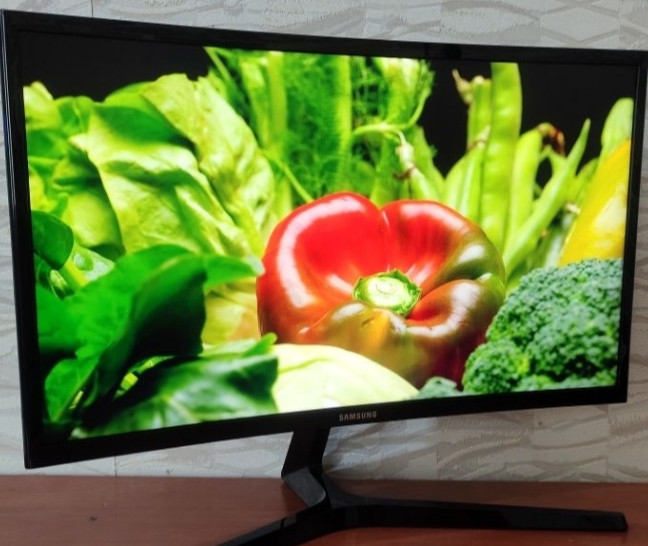 Монитор изогнутый: 144Гц. Samsung C24RG50F. Киев - изображение 5