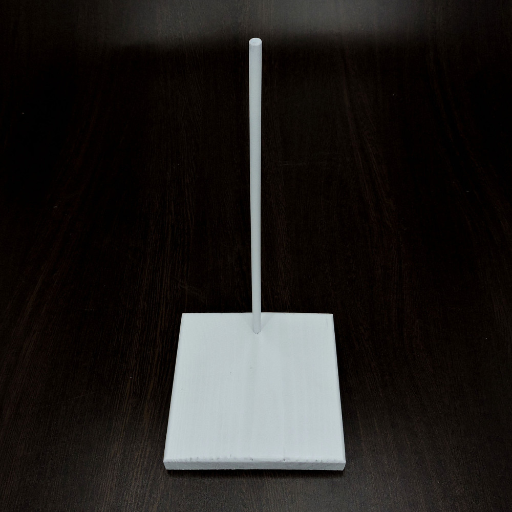 Подставка для кукол 