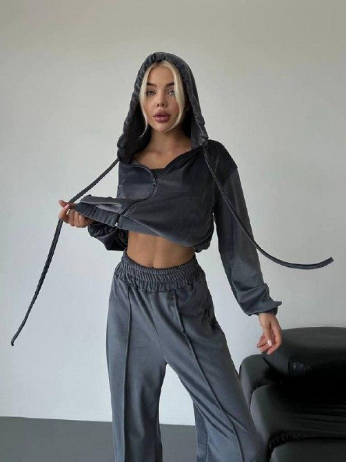 Женский прогулочный плюшевый костюм тройка: кофта топ и штаны велюр-плюш Графит, 46/48 Одесса - изображение 7