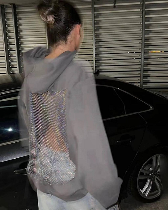 Женский стильный оверсайз худи с блестящей сеткой на спине трехнить на флисе + сетка Графит Одесса - изображение 2