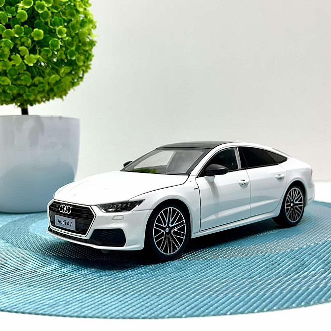 Машинка Audi А7 Авто Експерт металопластик 1:24 звук світло інерція Біла (1904-17) Чернігів - фото 1