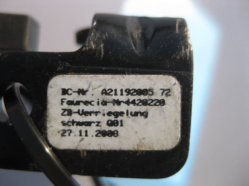 Mercedes-Benz  A2119200572 Засувка фіксатор заднього сидіння E-Class W211 Одесса - изображение 4