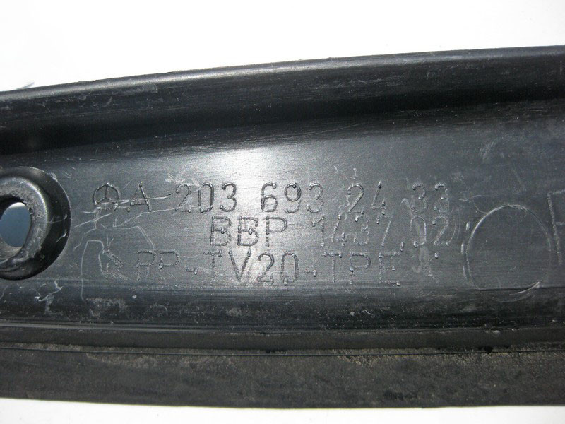 Mercedes-Benz  A2036932433 Накладка отвору багажника права C-Class W203 Одеса - фото 3