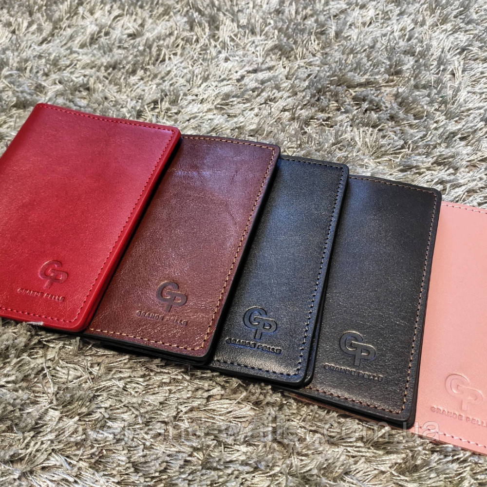 Солідна шкіряна обкладинка на паспорт чорного кольору Grande Pelle Київ - фото 6