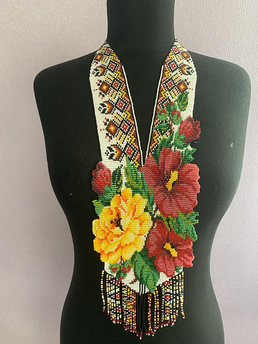 Гердан «Мальовничі мальви» з бісеру Коломыя - изображение 1