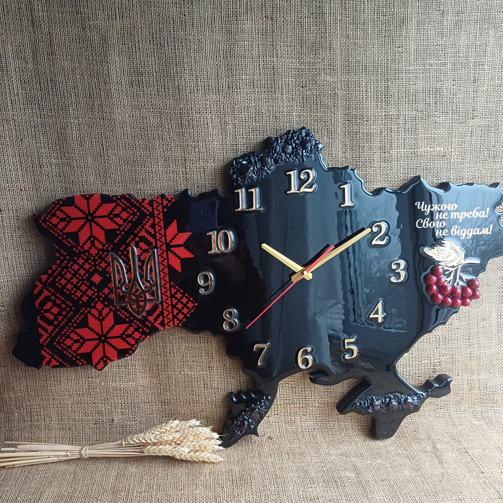 Годинник настінний 50 х 32 см з епоксидної смоли ручної роботи "Карта України" з кісточками та гербом Дніпро - фото 4
