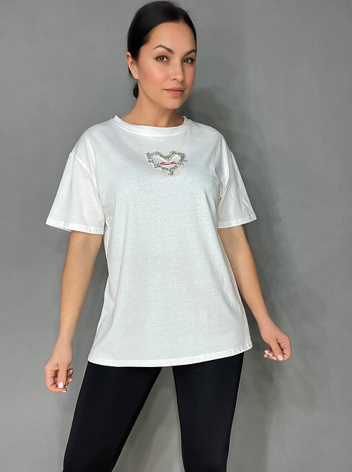 Футболка жіноча Anni 046 оверсайз базова однотонна з вишивкою серце в камінцях one size, білий, one size Київ - фото 7