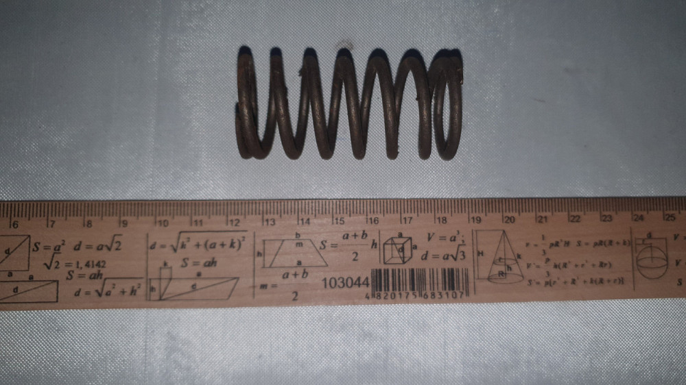 Пружина сжатия 28.5х56х3 мм. СССР. Харьков - изображение 1