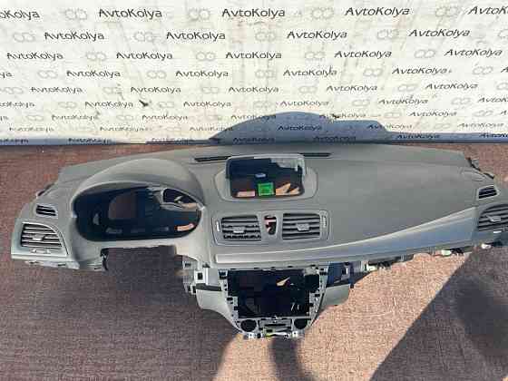 Панель салону передня (торпедо) Renault Megane III 2008-2015 (681002517R) Ковель