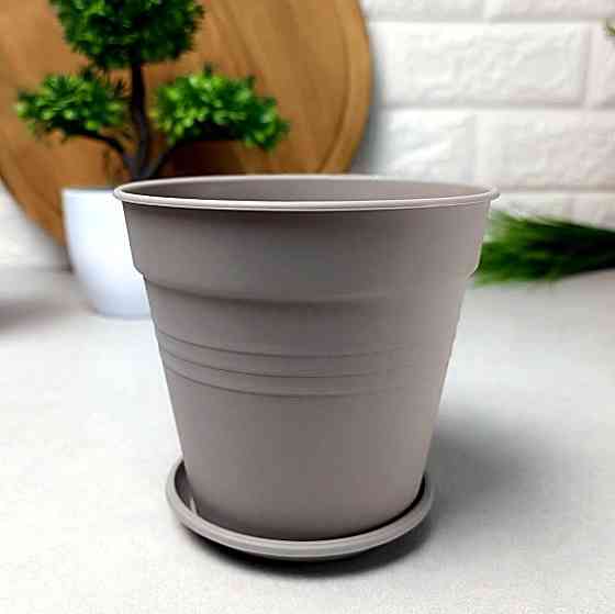 Цветочный горшок с подставкой 