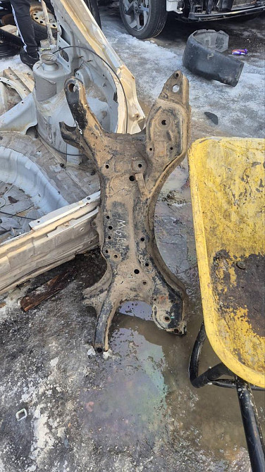 Подрамник передний Джили Эмгранд Київ - фото 1