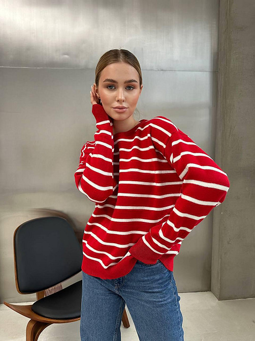 Жіночий базовий смугастий светр оверсайз вовна 70% акрил 30% Червоний Одеса - фото 3