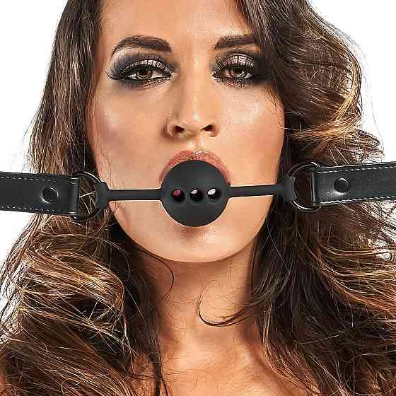 Воздухопроницаемый кляп Bedroom Fantasies: Breathable Silicone Ball Gag, черный Sex Aura Киев