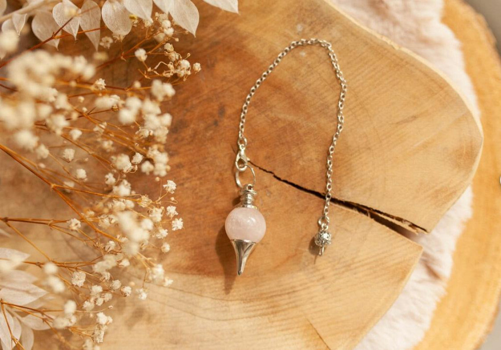 Маятник биолокационный из розового кварца 4см на цепочке. Киев - изображение 5