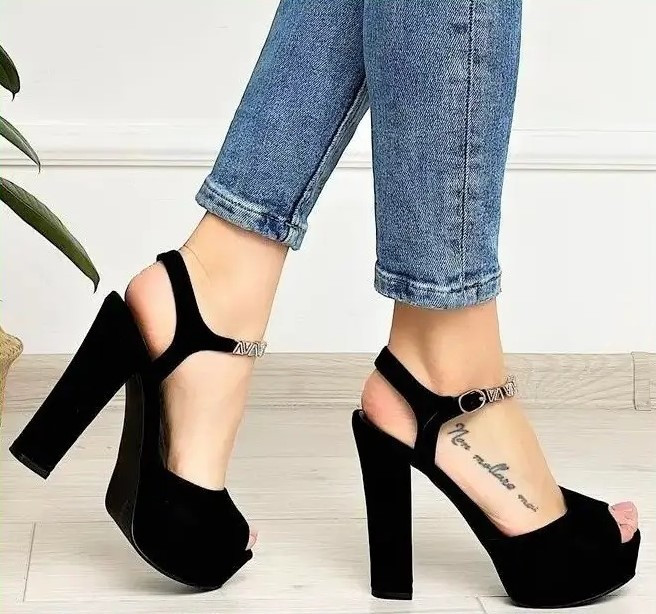 Жіночі Чорні Босоніжки на Каблуці Замшеві Модельні (розміри: 40) — 4-8 Дніпро - фото 1