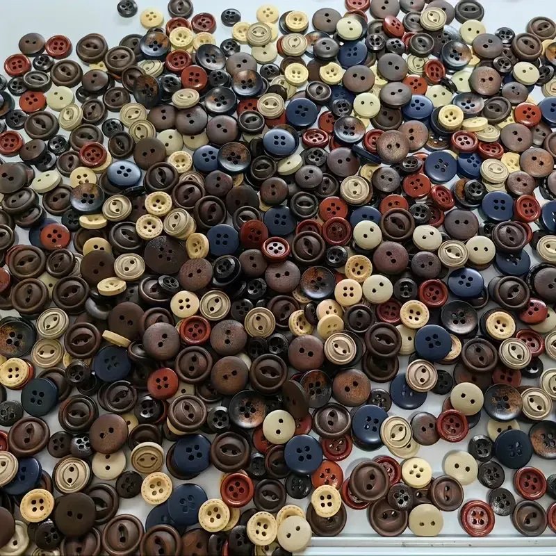 Набор натуральных деревянных пуговиц 100 шт – разные цвета и размеры для шитья и декора Киев - изображение 1