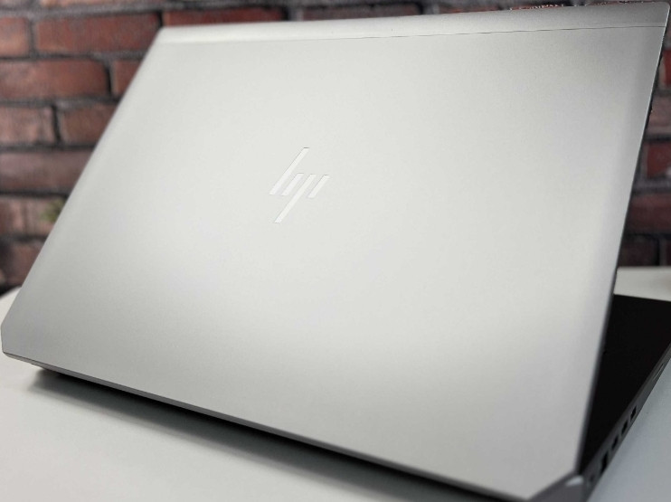 Ноутбук HP ZBook 17 G6 • i7-9850H • 16GB • SSD 256GB NVMe • RTX 3000 6GB • 17.3
