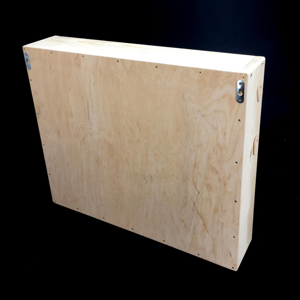 Настенная винная полка 