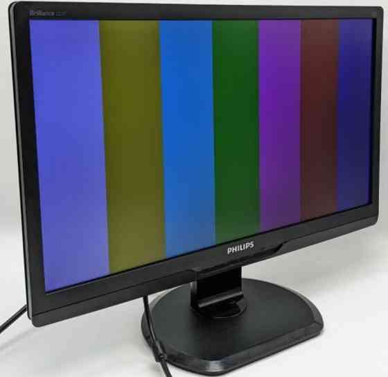 Монитор: LED 22