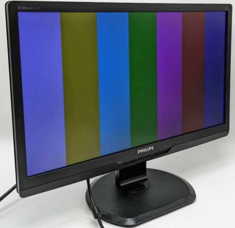 Монитор: LED 22