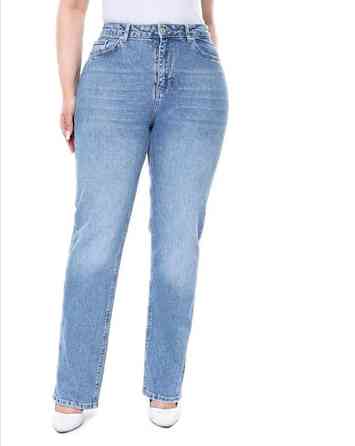 Жіночі класичні джинси батал прямого крою з темно-блакитного деніму 44 Одеса