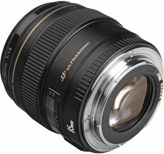 Объектив: Canon EF 85mm f/1.8 USM . Киев