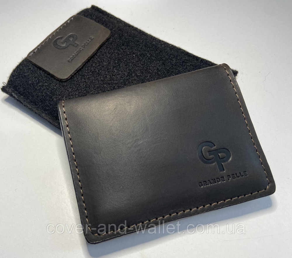 Маленька шкіряна обкладинка кредитниця під автодокументи на магнітах Grande Pelle 224420 Київ - фото 8