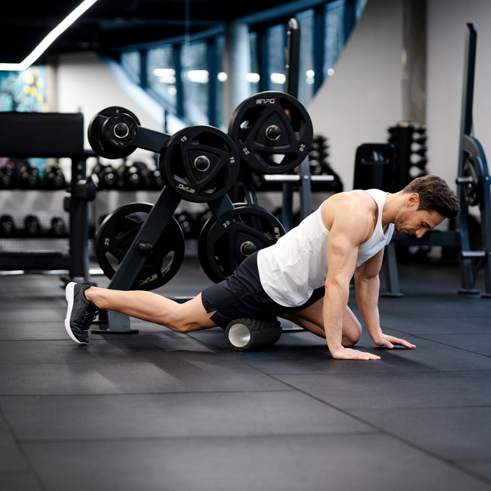 Массажный ролик Gymtek для йоги и фитнеса EVA 33*14см черный Киев - изображение 2